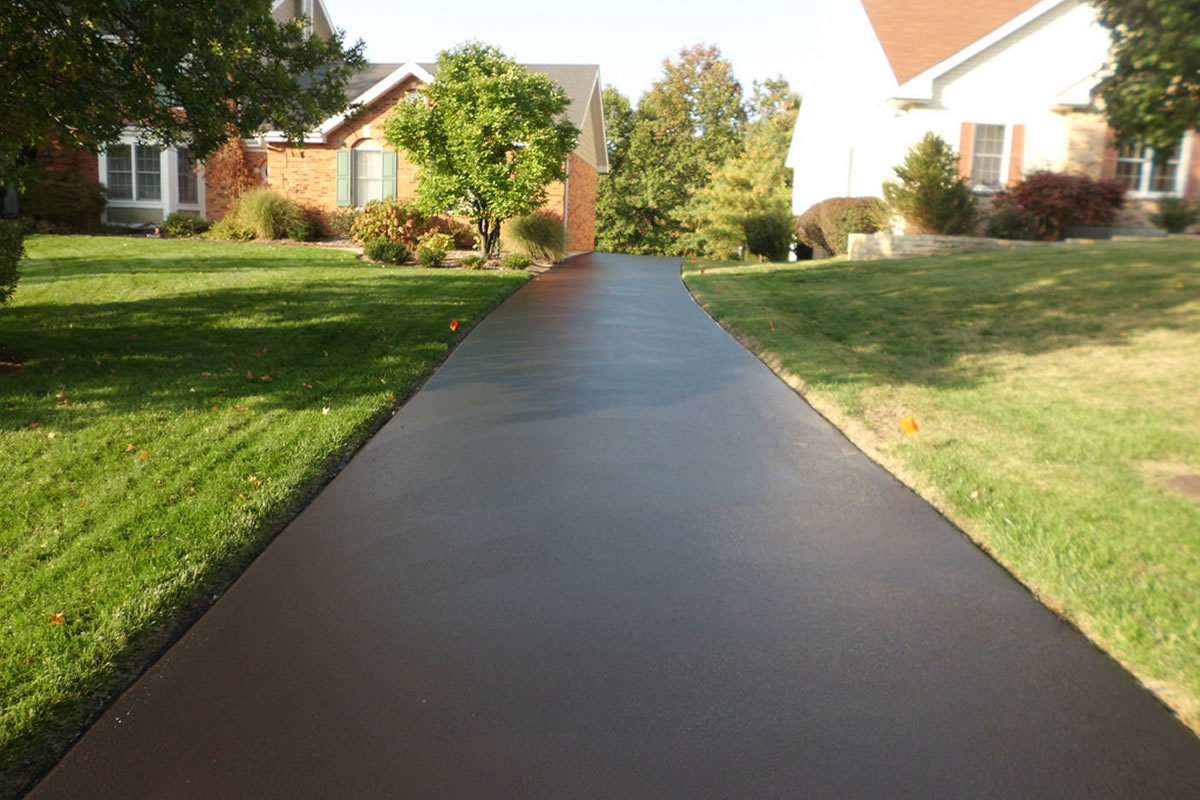 The Five Benefits of Seal Coating Your Driveway