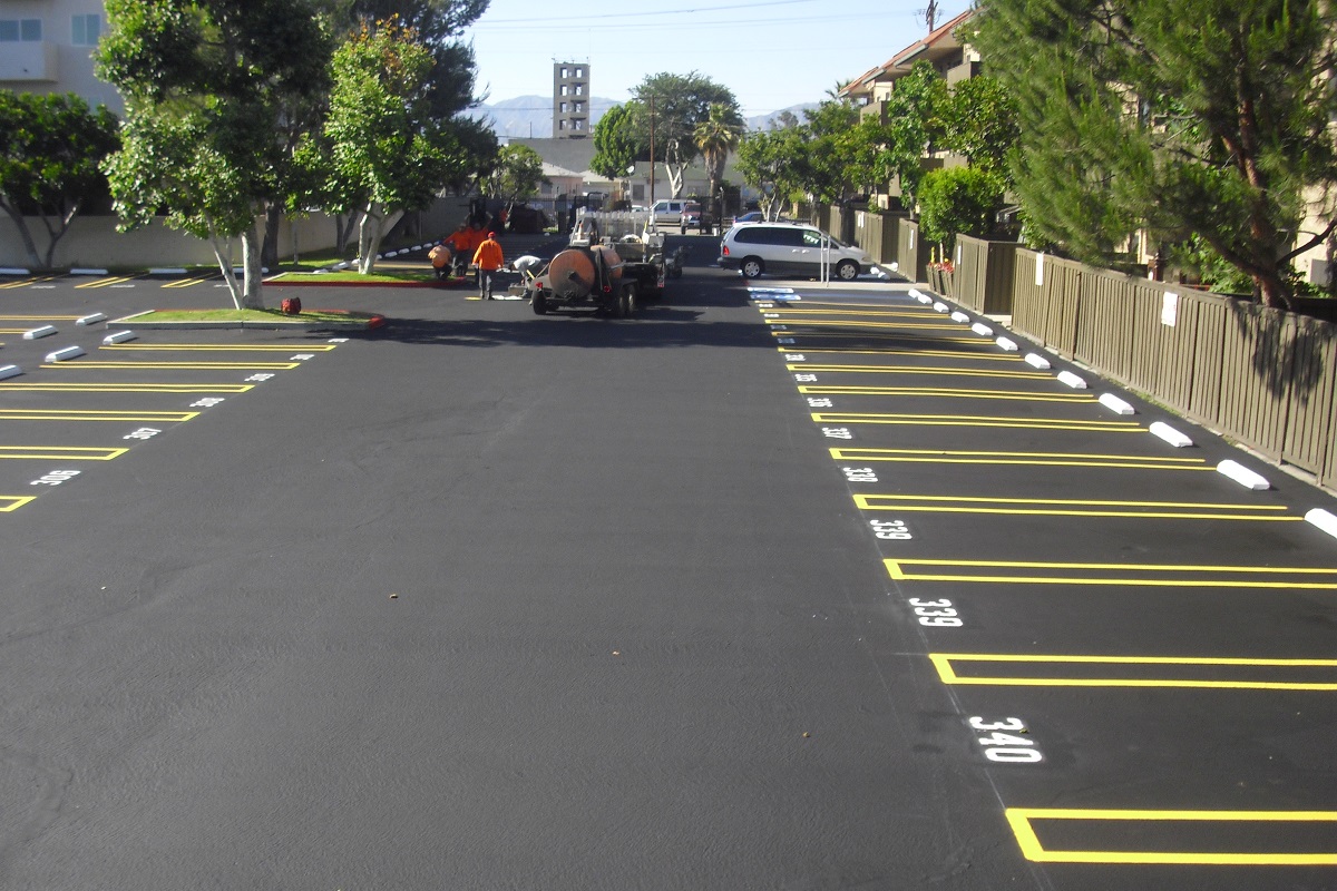 Benefits of Sealcoating You Asphalt Surfaces