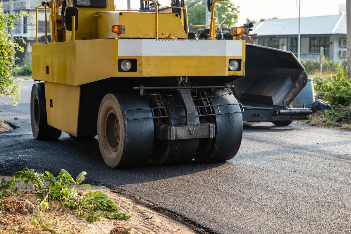 How to Know When to Resurface or Repair Your Asphalt Driveway