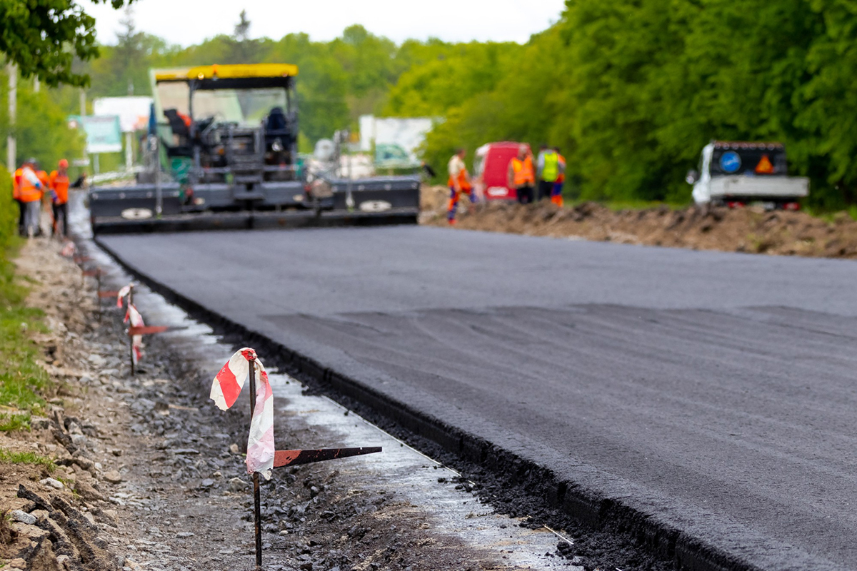 Asphalt Maintenance Tips From the Pros