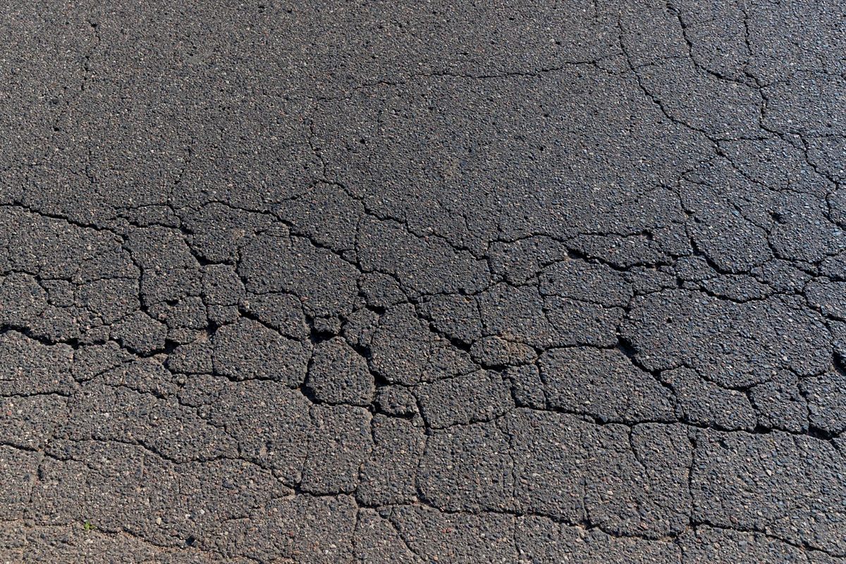 5 Signs of a Low-Quality Asphalt Paving