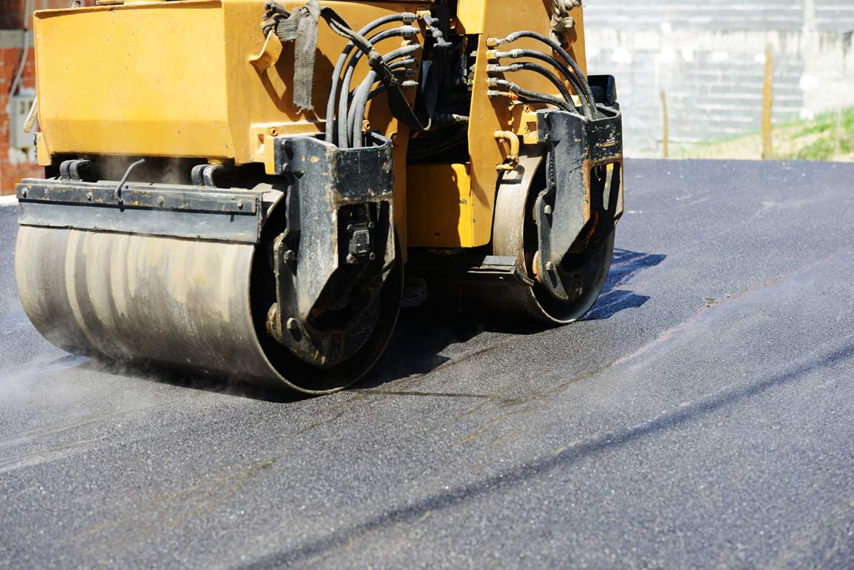 Essential Sealcoating Machine Tips for Asphalt Repairs