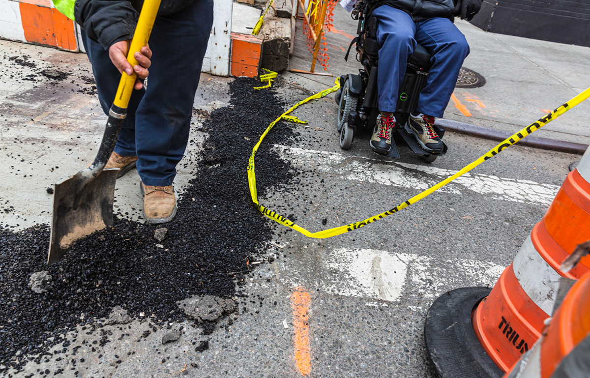 Benefits of Using Asphalt Crack-Filling Equipment for Your Residences and Businesses