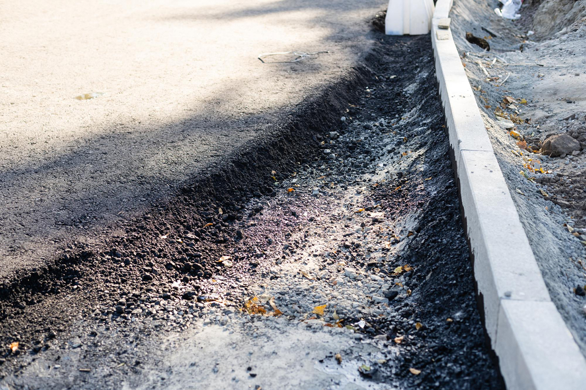 The Benefits of Asphalt Sealer Removal Products