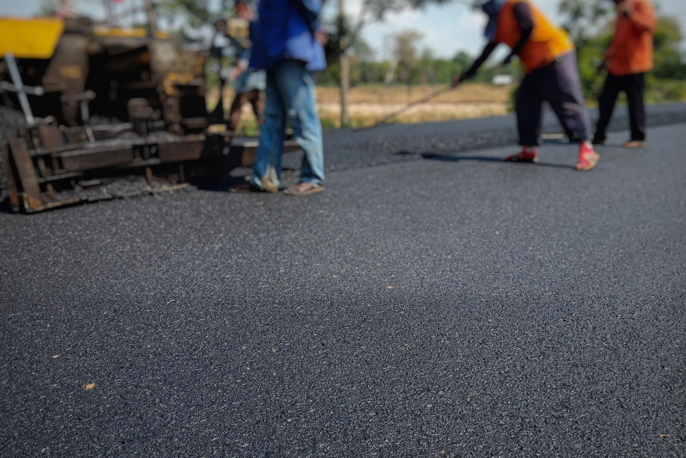 Why Sealcoating Is Essential for Extending Asphalt Life