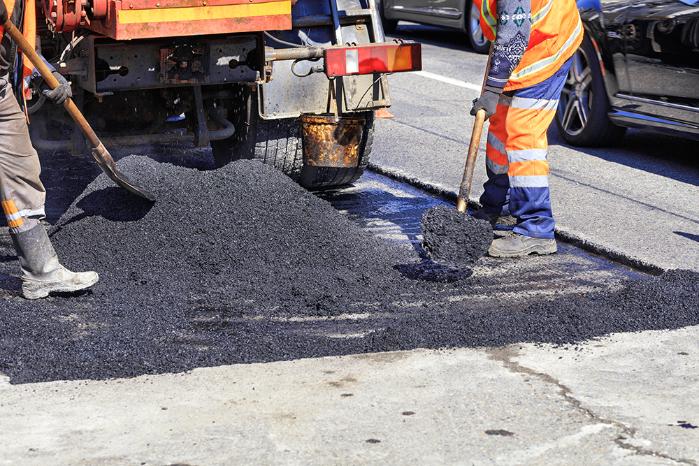 A Complete Guide to Commercial Asphalt Pavement Maintenance