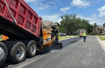 Asphalt paving